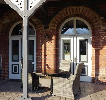 Apartment Urlaubsbahnhof-wartehalle *
